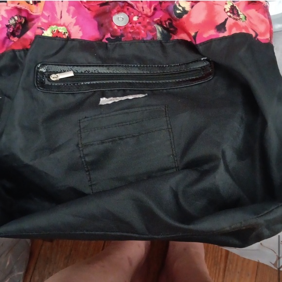 WILSON FLORAL LEATHER SHOULDER BAG - Picture 9 of 10